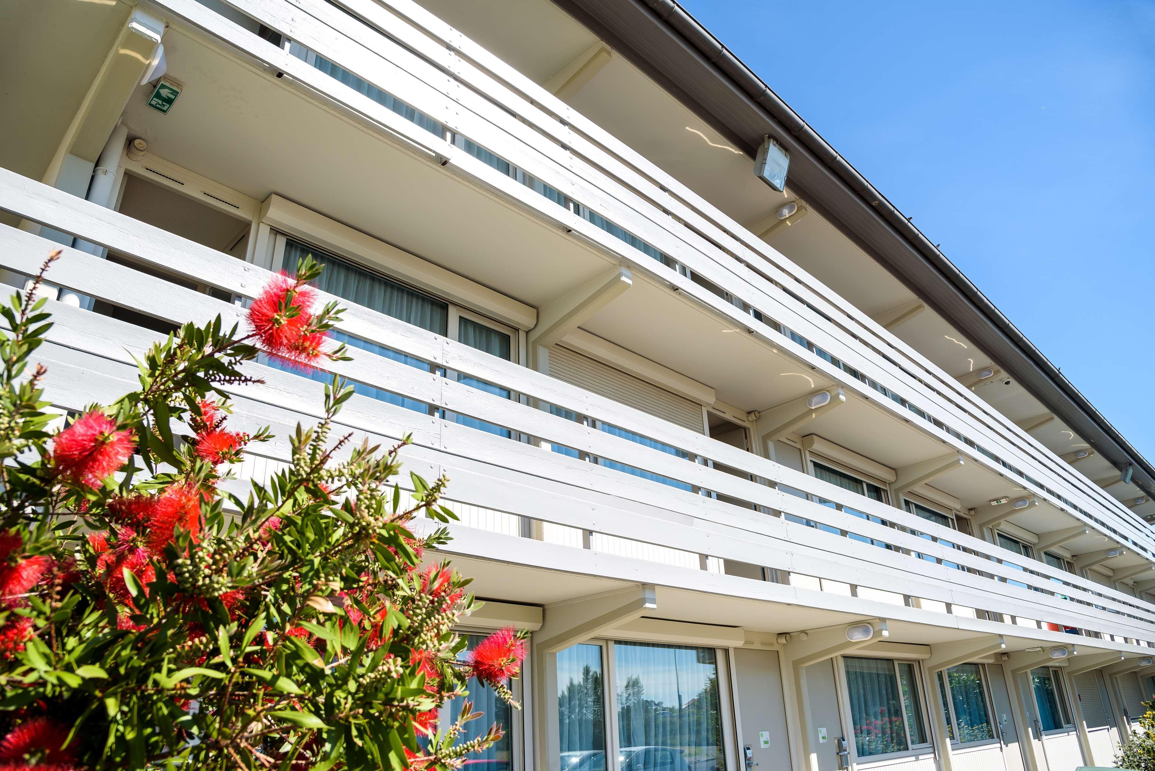 Campanile Toulouse Sesquieres Hotel Exterior photo