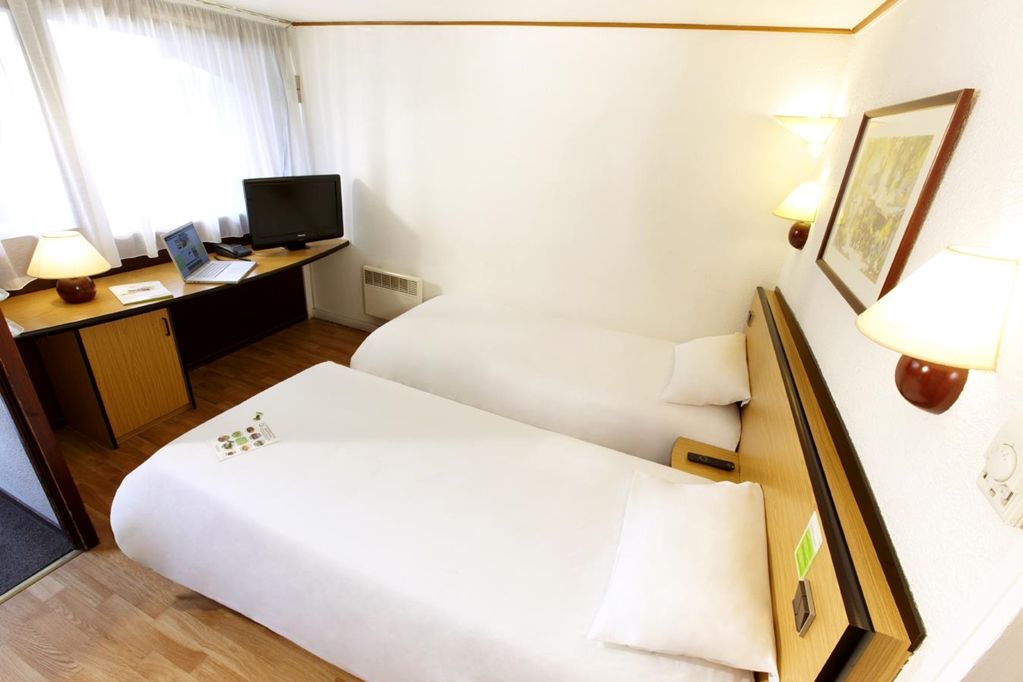 Campanile Toulouse Sesquieres Hotel Room photo